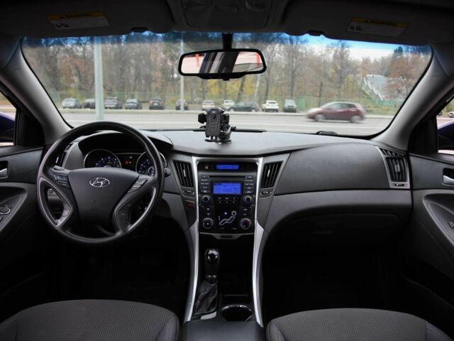 Синий Хендай Соната, объемом двигателя 2.4 л и пробегом 188 тыс. км за 8500 $, фото 11 на Automoto.ua