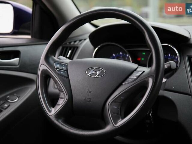 Синий Хендай Соната, объемом двигателя 2.4 л и пробегом 188 тыс. км за 8500 $, фото 13 на Automoto.ua