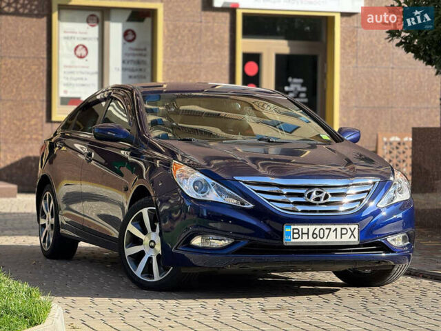 Синій Хендай Соната, об'ємом двигуна 2.36 л та пробігом 200 тис. км за 7500 $, фото 4 на Automoto.ua