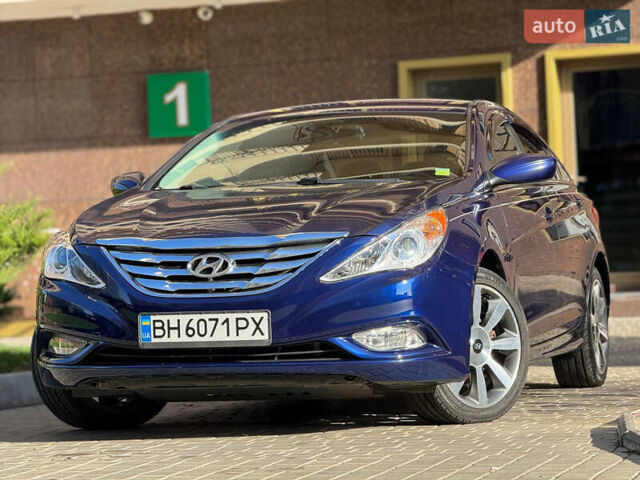 Синій Хендай Соната, об'ємом двигуна 2.36 л та пробігом 200 тис. км за 7500 $, фото 1 на Automoto.ua