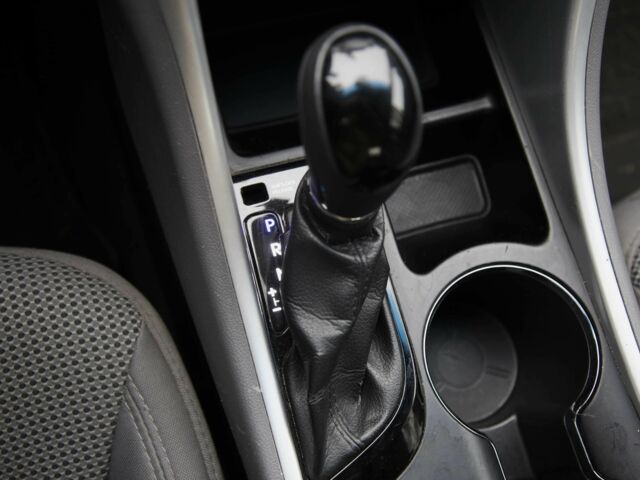 Синий Хендай Соната, объемом двигателя 2.4 л и пробегом 188 тыс. км за 8500 $, фото 19 на Automoto.ua