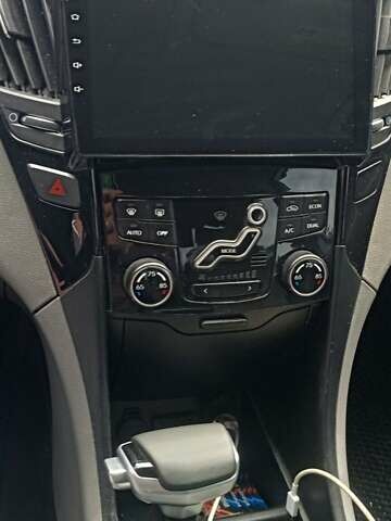 Синій Хендай Соната, об'ємом двигуна 2.4 л та пробігом 250 тис. км за 9000 $, фото 5 на Automoto.ua