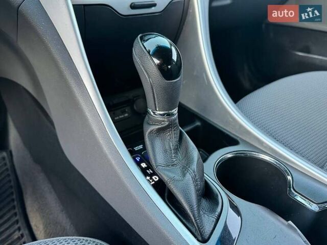 Синий Хендай Соната, объемом двигателя 2.4 л и пробегом 193 тыс. км за 8990 $, фото 29 на Automoto.ua