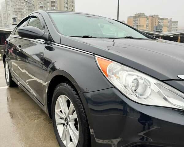 Синий Хендай Соната, объемом двигателя 2.4 л и пробегом 196 тыс. км за 7800 $, фото 5 на Automoto.ua