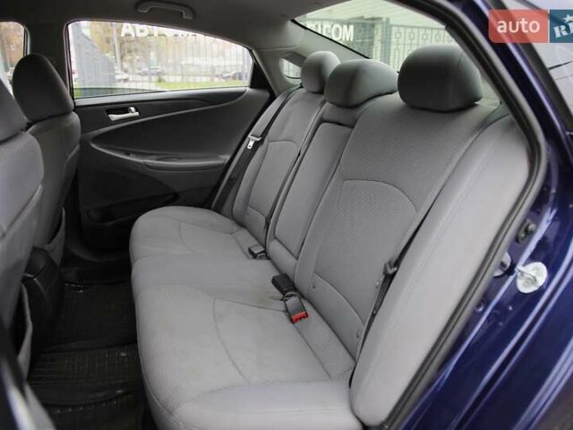 Синий Хендай Соната, объемом двигателя 2.4 л и пробегом 188 тыс. км за 8500 $, фото 7 на Automoto.ua