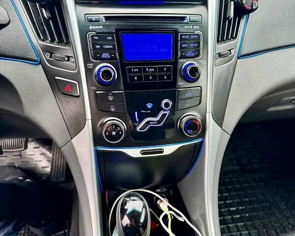 Синий Хендай Соната, объемом двигателя 2.4 л и пробегом 196 тыс. км за 7800 $, фото 14 на Automoto.ua