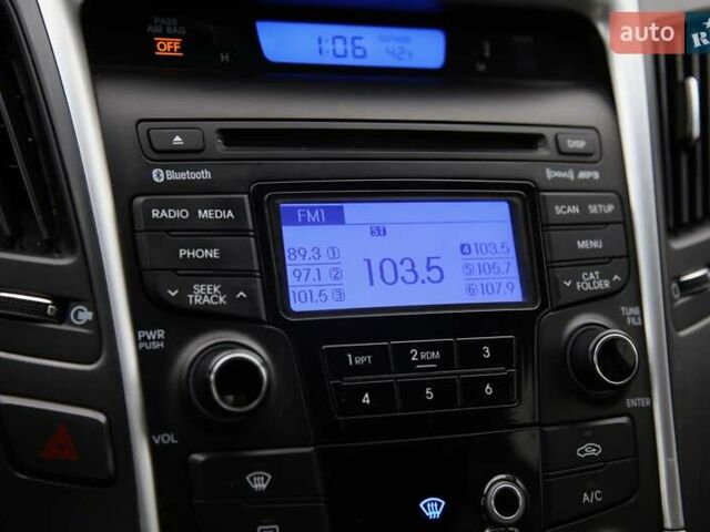 Синий Хендай Соната, объемом двигателя 2.4 л и пробегом 188 тыс. км за 8500 $, фото 16 на Automoto.ua