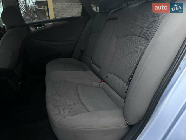 Синий Хендай Соната, объемом двигателя 2.36 л и пробегом 202 тыс. км за 9300 $, фото 10 на Automoto.ua