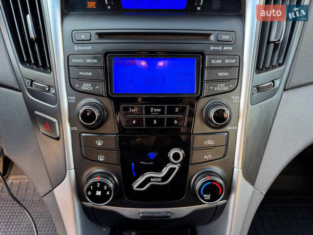 Синій Хендай Соната, об'ємом двигуна 2.36 л та пробігом 200 тис. км за 7500 $, фото 18 на Automoto.ua