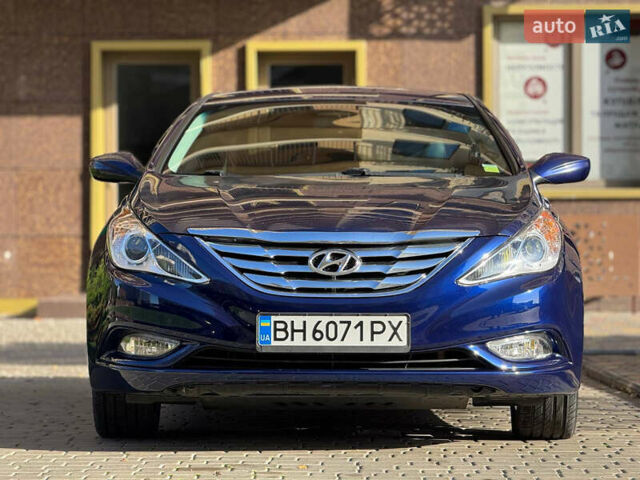 Синій Хендай Соната, об'ємом двигуна 2.36 л та пробігом 200 тис. км за 7500 $, фото 2 на Automoto.ua