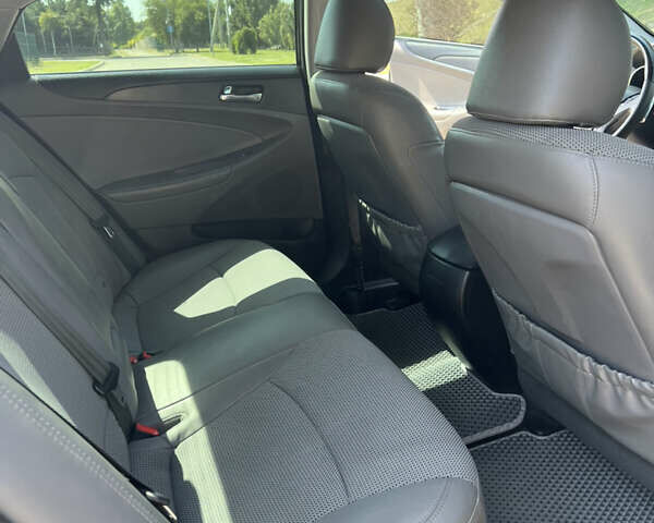 Синий Хендай Соната, объемом двигателя 2.4 л и пробегом 201 тыс. км за 9300 $, фото 14 на Automoto.ua