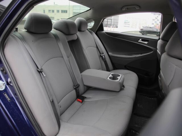 Синий Хендай Соната, объемом двигателя 2.4 л и пробегом 188 тыс. км за 8500 $, фото 8 на Automoto.ua