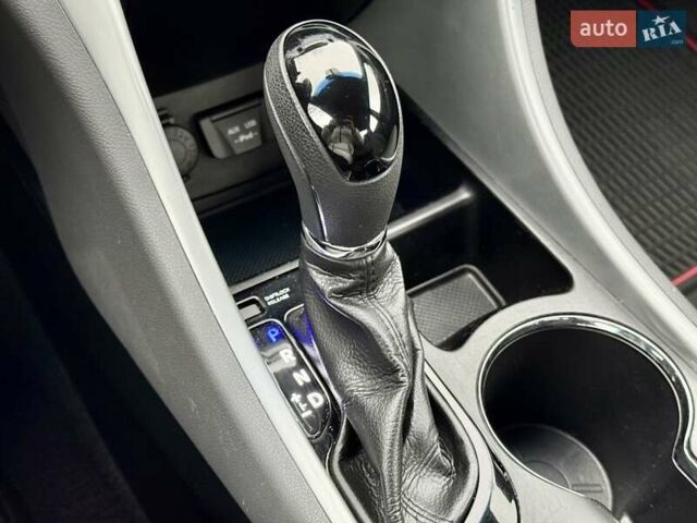 Синий Хендай Соната, объемом двигателя 2.36 л и пробегом 131 тыс. км за 8300 $, фото 16 на Automoto.ua