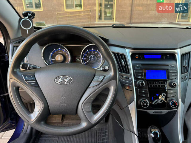 Синій Хендай Соната, об'ємом двигуна 2.36 л та пробігом 200 тис. км за 7500 $, фото 17 на Automoto.ua