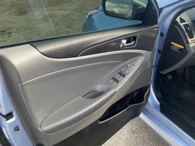 Синий Хендай Соната, объемом двигателя 2.4 л и пробегом 126 тыс. км за 9000 $, фото 9 на Automoto.ua