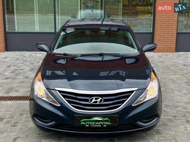 Синий Хендай Соната, объемом двигателя 2.36 л и пробегом 129 тыс. км за 8990 $, фото 4 на Automoto.ua