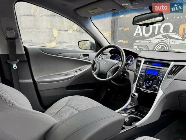 Синий Хендай Соната, объемом двигателя 2.36 л и пробегом 131 тыс. км за 8300 $, фото 10 на Automoto.ua