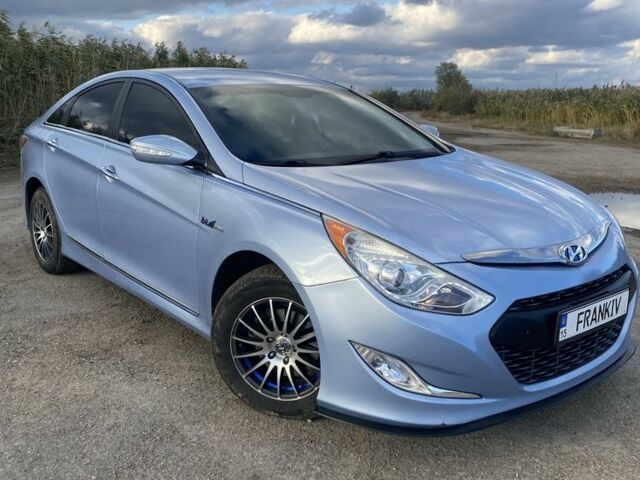 Синий Хендай Соната, объемом двигателя 2.4 л и пробегом 126 тыс. км за 9000 $, фото 2 на Automoto.ua