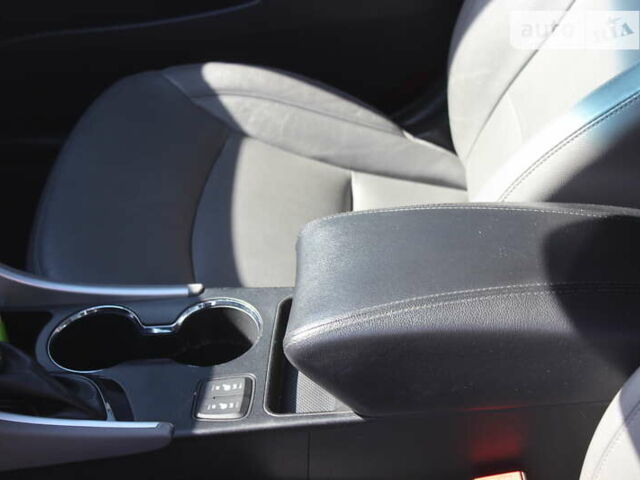 Синий Хендай Соната, объемом двигателя 2.4 л и пробегом 190 тыс. км за 9990 $, фото 19 на Automoto.ua