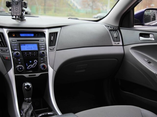 Синий Хендай Соната, объемом двигателя 2.4 л и пробегом 188 тыс. км за 8500 $, фото 12 на Automoto.ua