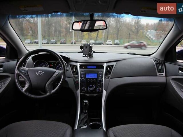 Синий Хендай Соната, объемом двигателя 2.4 л и пробегом 188 тыс. км за 8500 $, фото 11 на Automoto.ua
