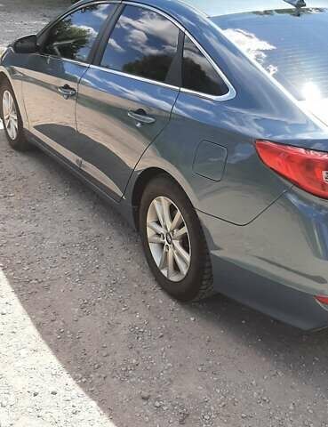 Синий Хендай Соната, объемом двигателя 2.36 л и пробегом 193 тыс. км за 9500 $, фото 6 на Automoto.ua