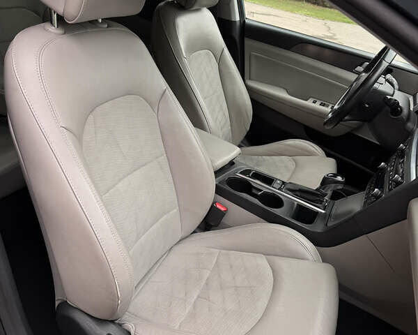 Синий Хендай Соната, объемом двигателя 2.36 л и пробегом 174 тыс. км за 12500 $, фото 22 на Automoto.ua