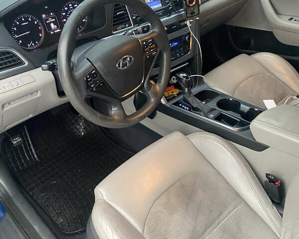 Синій Хендай Соната, об'ємом двигуна 2.36 л та пробігом 160 тис. км за 10000 $, фото 2 на Automoto.ua