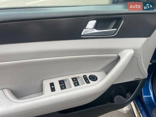 Хендай Соната 2014 у Києві на Automoto.ua Синій Хендай Соната, об'ємом двигуна 2.36 л та пробігом 176 тис. км за 15490 $, фото 11 на Automoto.ua