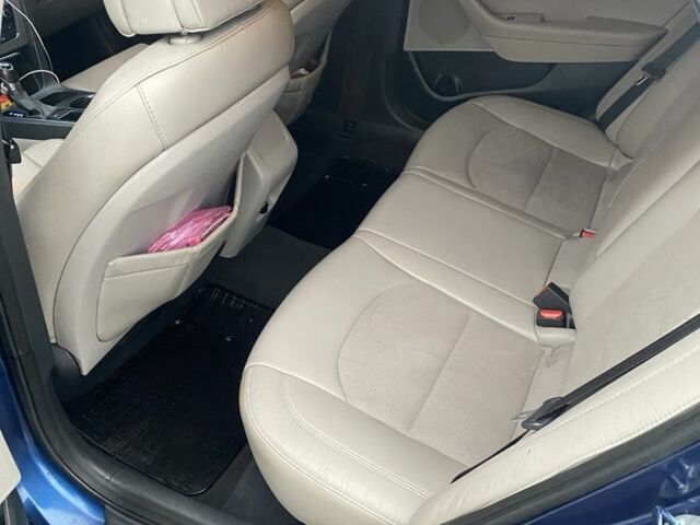 Синий Хендай Соната, объемом двигателя 2.4 л и пробегом 160 тыс. км за 10000 $, фото 3 на Automoto.ua