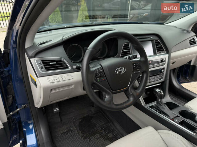 Синий Хендай Соната, объемом двигателя 2.36 л и пробегом 170 тыс. км за 9500 $, фото 12 на Automoto.ua