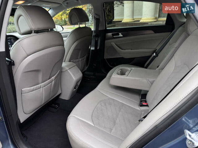 Синий Хендай Соната, объемом двигателя 2.36 л и пробегом 174 тыс. км за 12500 $, фото 43 на Automoto.ua