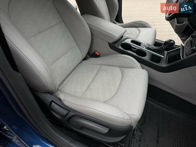 Синий Хендай Соната, объемом двигателя 2.36 л и пробегом 170 тыс. км за 9500 $, фото 19 на Automoto.ua