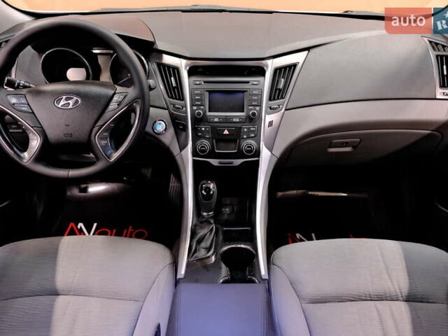 Синий Хендай Соната, объемом двигателя 2.4 л и пробегом 186 тыс. км за 8900 $, фото 45 на Automoto.ua