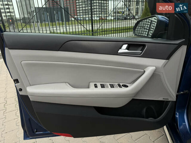 Синий Хендай Соната, объемом двигателя 2.36 л и пробегом 170 тыс. км за 9500 $, фото 15 на Automoto.ua