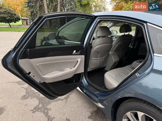 Синий Хендай Соната, объемом двигателя 2.36 л и пробегом 174 тыс. км за 12500 $, фото 47 на Automoto.ua