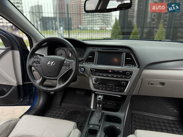 Синий Хендай Соната, объемом двигателя 2.36 л и пробегом 170 тыс. км за 9500 $, фото 21 на Automoto.ua