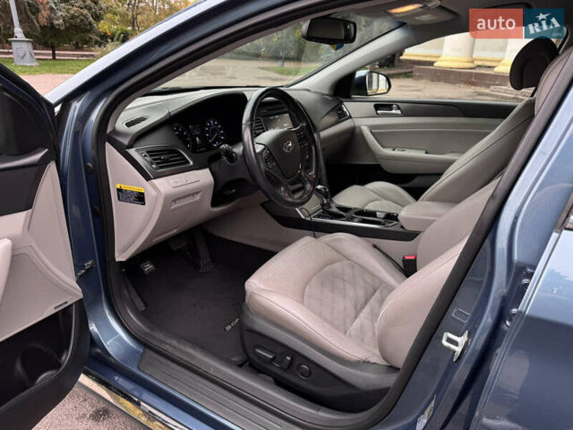 Синий Хендай Соната, объемом двигателя 2.36 л и пробегом 174 тыс. км за 12500 $, фото 28 на Automoto.ua