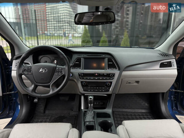 Синий Хендай Соната, объемом двигателя 2.36 л и пробегом 170 тыс. км за 9500 $, фото 22 на Automoto.ua