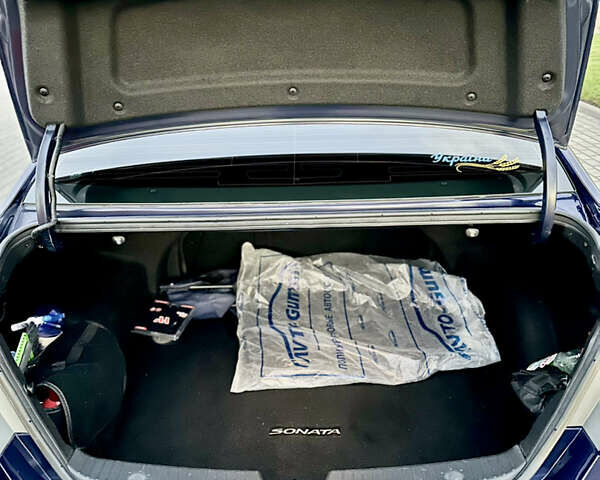 Синий Хендай Соната, объемом двигателя 2.36 л и пробегом 202 тыс. км за 8200 $, фото 20 на Automoto.ua