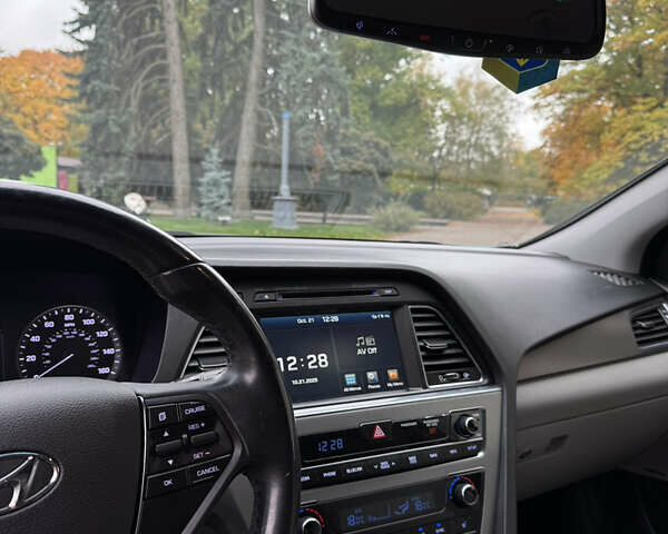 Синий Хендай Соната, объемом двигателя 2.36 л и пробегом 174 тыс. км за 12500 $, фото 66 на Automoto.ua