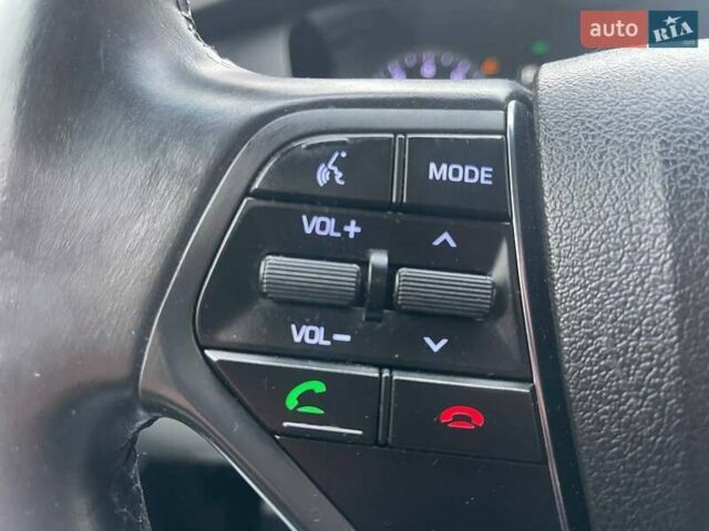 Хендай Соната 2014 у Києві на Automoto.ua Синій Хендай Соната, об'ємом двигуна 2.36 л та пробігом 176 тис. км за 15490 $, фото 13 на Automoto.ua