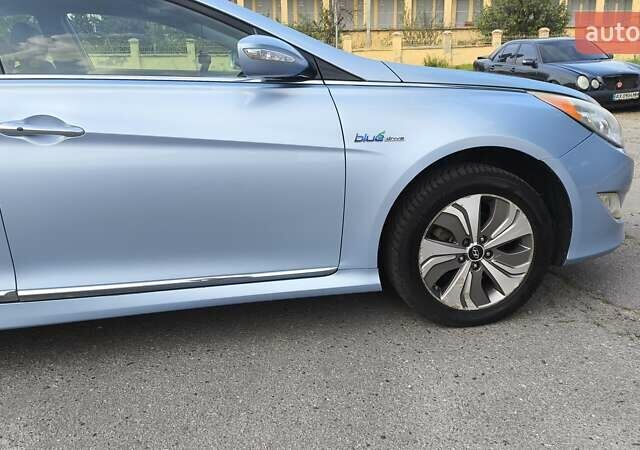 Синий Хендай Соната, объемом двигателя 2.36 л и пробегом 156 тыс. км за 9700 $, фото 19 на Automoto.ua