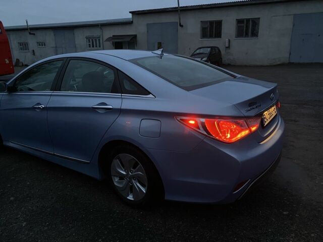 Синий Хендай Соната, объемом двигателя 2.4 л и пробегом 256 тыс. км за 10200 $, фото 2 на Automoto.ua