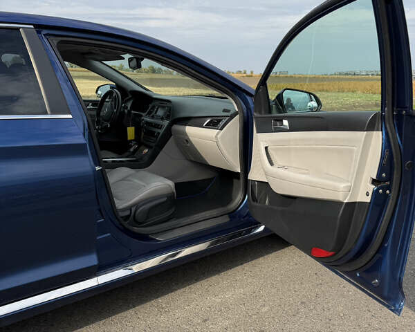 Синій Хендай Соната, об'ємом двигуна 2.36 л та пробігом 145 тис. км за 8700 $, фото 26 на Automoto.ua