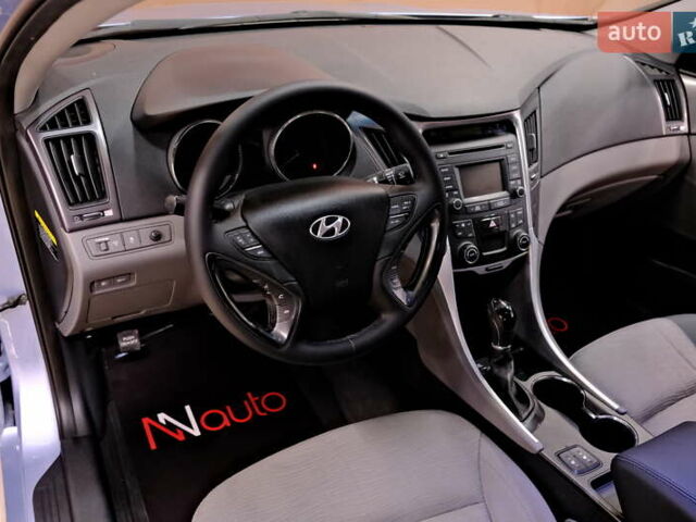 Синий Хендай Соната, объемом двигателя 2.4 л и пробегом 186 тыс. км за 8900 $, фото 31 на Automoto.ua