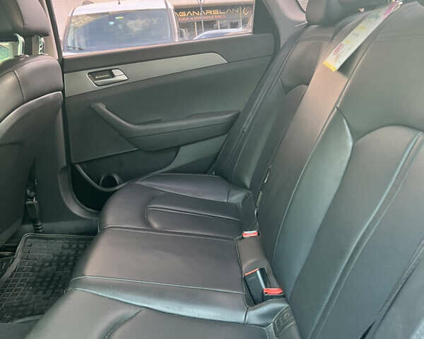 Синий Хендай Соната, объемом двигателя 2 л и пробегом 225 тыс. км за 12500 $, фото 7 на Automoto.ua