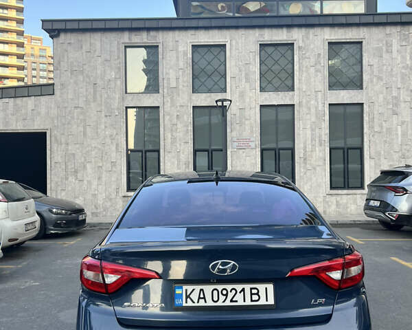 Синий Хендай Соната, объемом двигателя 2 л и пробегом 225 тыс. км за 12500 $, фото 2 на Automoto.ua