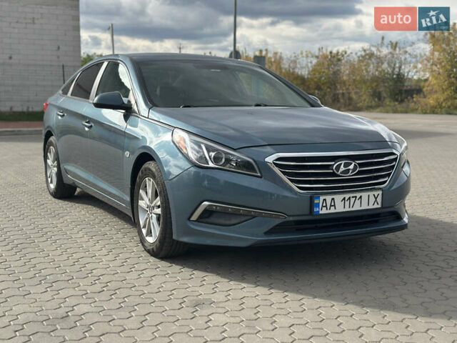 Синій Хендай Соната, об'ємом двигуна 2.36 л та пробігом 132 тис. км за 10500 $, фото 1 на Automoto.ua