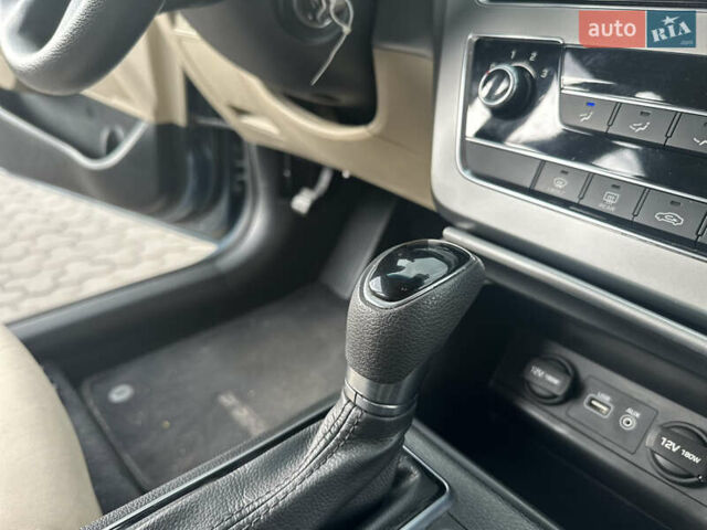Синій Хендай Соната, об'ємом двигуна 2.36 л та пробігом 132 тис. км за 10500 $, фото 25 на Automoto.ua
